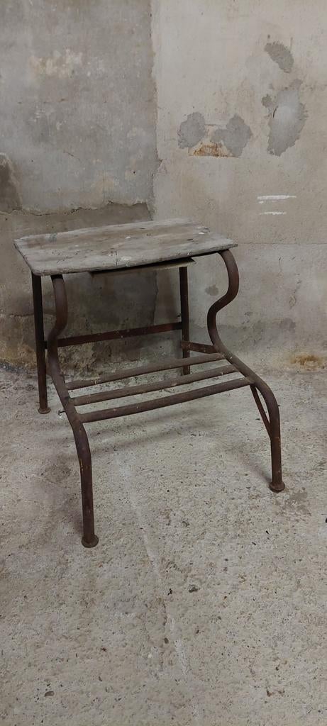 Oude stucadoorskruk kruk super decoratief, Ophalen, Gebruikt, IJzer