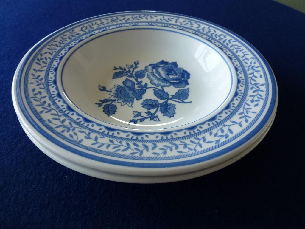 Chelsea rose, Johnson Brothers 2 schaaltjes en 2 soepborden, Antiek en Kunst, Antiek | Servies los, Ophalen of Verzenden