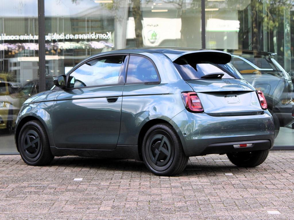 Fiat 500e Giorgio Armani Edition 42 kWh VOORRAAD KORTING, Auto's, Fiat, 12 maanden, 118 pk, 4 stoelen, Origineel Nederlands