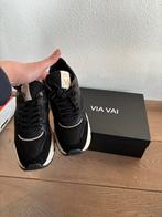 Via vai sneakers, Ophalen