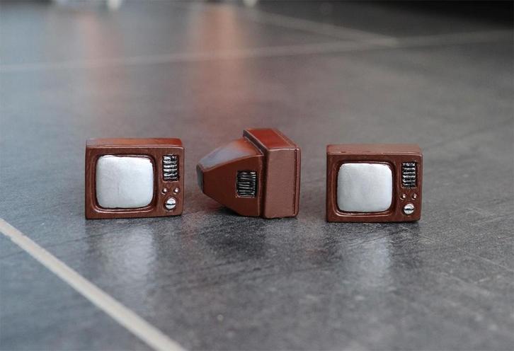 Retro tv televisie miniatuur nieuw 1:12 - Bruin, Verzamelen, Poppenhuizen en Toebehoren, Nieuw, Decoratie, Ophalen of Verzenden