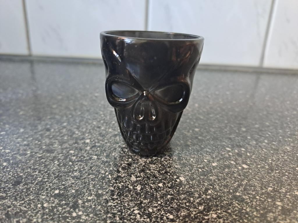 4 skull plastic shotglaasjes zwart., Verzamelen, Ophalen of Verzenden, Zo goed als nieuw, Borrel- of Shotglas, N.v.t