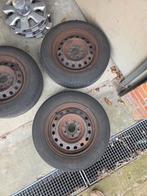 Zomerbanden op stalen velgen Toyota Avensis Verso 205/65R15, Ophalen, Gebruikt, Suzuki