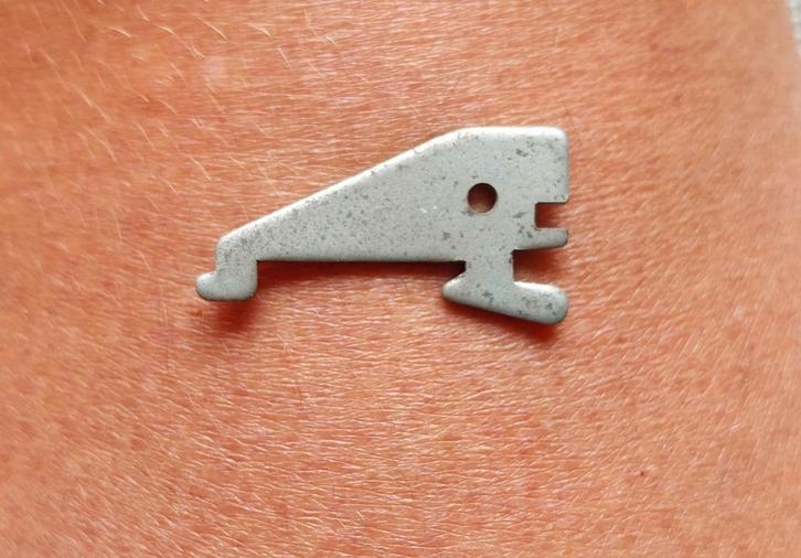 82 Originele stalen legborddragers/ plankdragers., Huis en Inrichting, Kasten | Boekenkasten, Gebruikt, Metaal, Ophalen of Verzenden