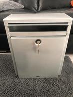 Te koop: Grote witte brievenbus – in nette staats, Tuin en Terras, Brievenbussen, Ophalen of Verzenden, Zo goed als nieuw