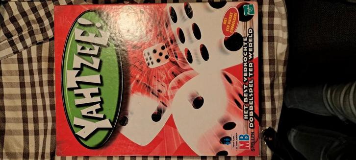 Yahtzee! van MB Spellen & Hasbro, Hobby en Vrije tijd, Gezelschapsspellen | Overige, Zo goed als nieuw, Een of twee spelers, Drie of vier spelers