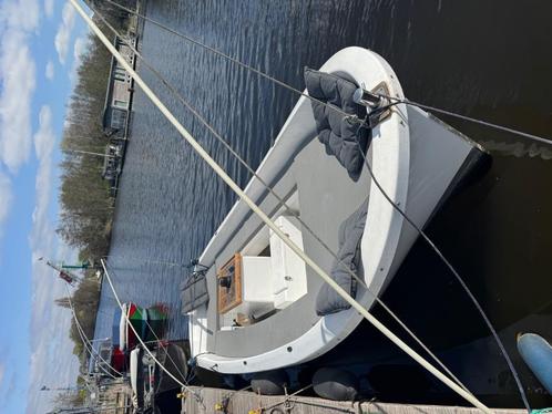 Polyester Sloep met inboard motor en trailer, Watersport en Boten, Sloepen, Gebruikt, 10 tot 30 pk, 3 tot 6 meter, Binnenboordmotor