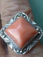 Zilveren Ring bijzonder geslepen BLOEDKORAAL en Marcesietjes, Verzenden, Zilver, Ring, Met edelsteen