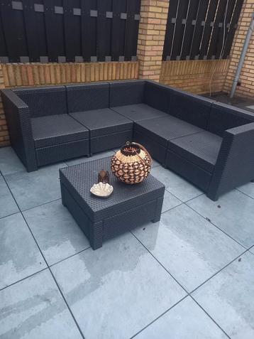 Loungeset beschikbaar voor biedingen