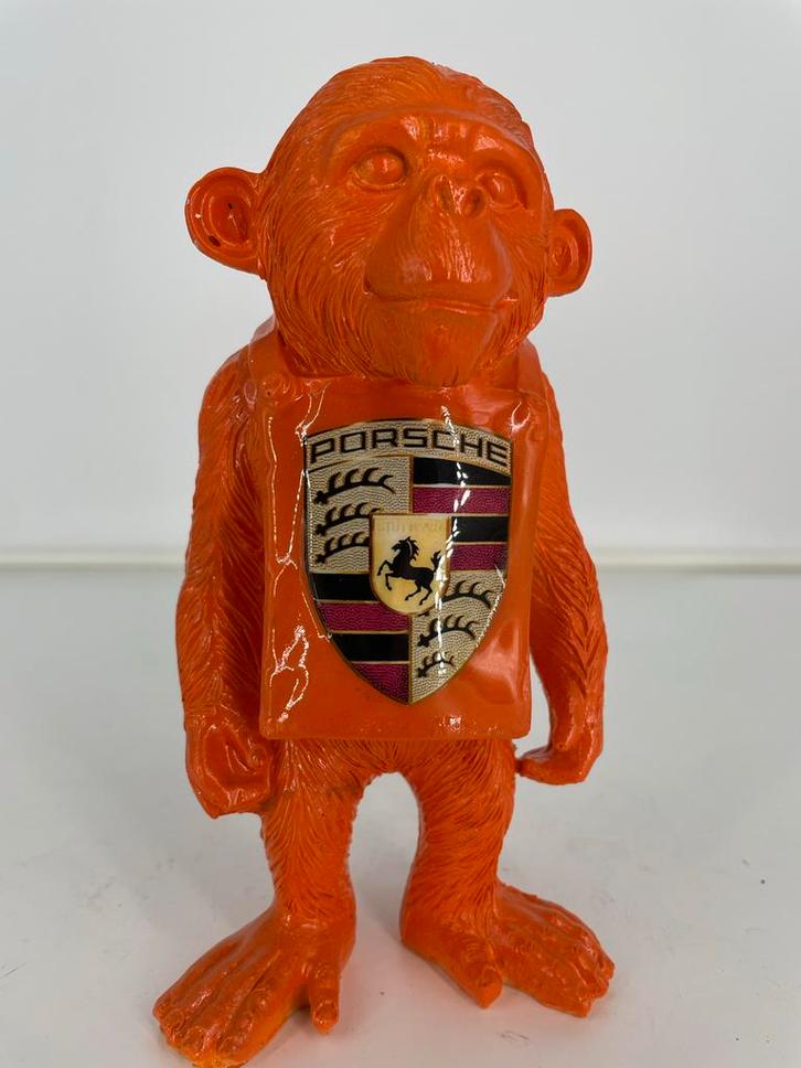 Banksy Aap Porsche Beeldje - Kunst Item, Verzamelen, Dierenverzamelingen, Gebruikt, Beeldje of Figuurtje, Overige soorten, Ophalen of Verzenden