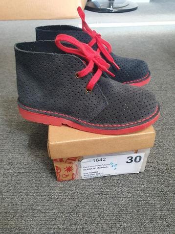 Desert boots suede rood zwart maat 30 NIEUW beschikbaar voor biedingen