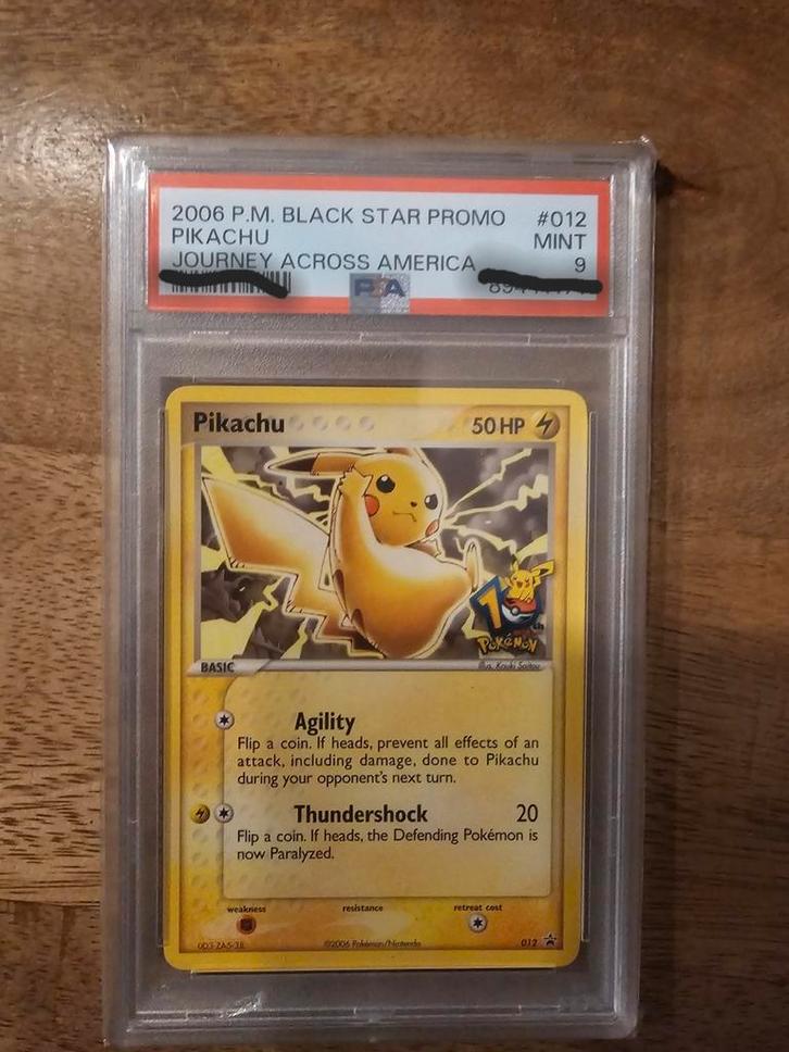 Pikachu Journey Across America PSA 9, Hobby en Vrije tijd, Verzamelkaartspellen | Pokémon, Zo goed als nieuw, Losse kaart, Foil