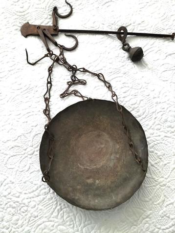 Weegschaal koper antiek beschikbaar voor biedingen