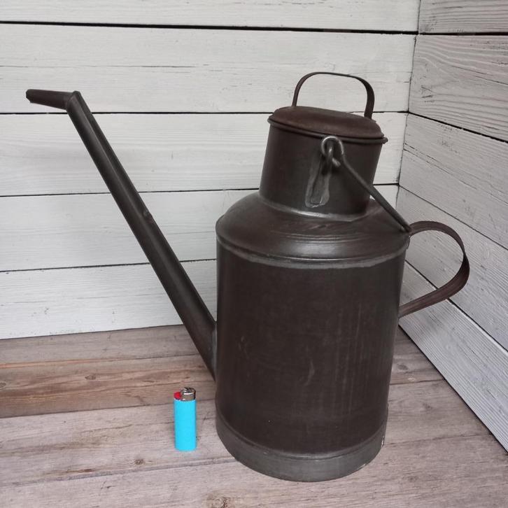 Vintage metalen oliekan, mooi patina, goed onderhouden., Antiek en Kunst, Antiek | Gereedschap en Instrumenten, Ophalen