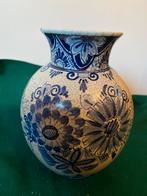 Delfts Blauwe Vaas met Bloemmotieven, Ophalen of Verzenden