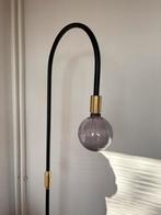 Staande lamp gouden details, Huis en Inrichting, Lampen | Vloerlampen, Ophalen, Zo goed als nieuw, 150 tot 200 cm