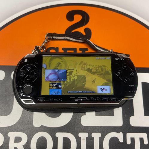 PSP Zwart Incl 1GB geheugenkaartje en opberghoesje, Spelcomputers en Games, Games | Sony PlayStation Portable, Zo goed als nieuw