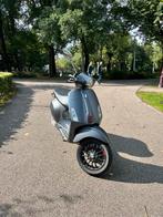 Prachtige vespa sprint 4t iget e5 - mat grijs - 2020, Fietsen en Brommers, Scooters | Vespa, Ophalen, Gebruikt, Maximaal 45 km/u