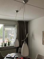 Twee hanglampen van melkglas, Huis en Inrichting, Lampen | Hanglampen, Ophalen of Verzenden, Gebruikt, Minder dan 50 cm