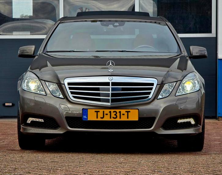Mercedes-Benz E300 Sedan AUT 2010 dealer O.H. Youngtimer, Auto's, Mercedes-Benz, Bedrijf, E-Klasse, ABS, Achteruitrijcamera, Adaptieve lichten
