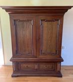 Houten kast met planken en lades, Ophalen