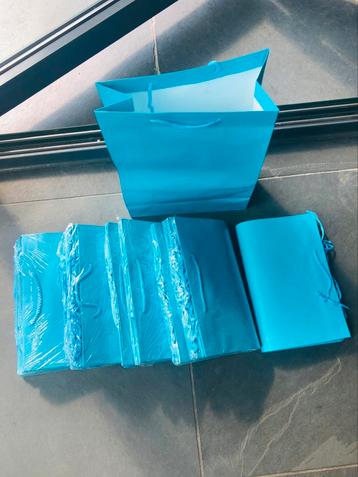 52 blauwe turquoise papieren draagtasjes beschikbaar voor biedingen