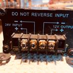 Te koop een omvormer van 24 naar 12 volt, Auto diversen, Autoradio's, Ophalen, Zo goed als nieuw