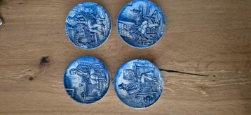 4 Petit Fourschaaltjes Wedgewood beschikbaar voor biedingen