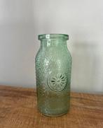 Groene glazen vaas met reliëf, Huis en Inrichting, Woonaccessoires | Vazen, Ophalen of Verzenden, Minder dan 50 cm, Groen, Glas