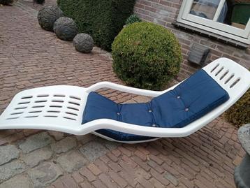 Tuimel tuin of strand ligstoel beschikbaar voor biedingen