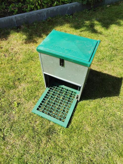 Feedomatic automatische kippen voerbak, Dieren en Toebehoren, Pluimvee | Toebehoren, Gebruikt, Drinken en Voederen, Ophalen