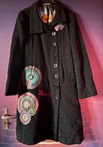 Mooie getailleerde mantel van Desigual 42/44 nu voor 75€, Zwart, Maat 42/44 (L), Ophalen of Verzenden, Zo goed als nieuw