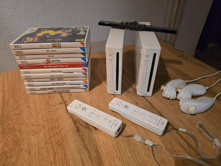 2x Nintendo Wii + 2 Controllers + 11 Games, Spelcomputers en Games, Games | Nintendo Wii, Gebruikt, Overige genres, 3 spelers of meer