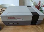 Nintendo NES met controllers, spellen én zapper pistool, Ophalen of Verzenden, Gebruikt, Met 2 controllers, Met games