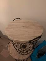 Leuke Bijzettafel met Metalen Onderstel, Huis en Inrichting, Tafels | Bijzettafels, Minder dan 55 cm, Rond, Zo goed als nieuw