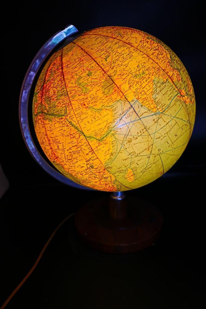 SVH Staatkundig Grote oude wereldbol van glas, Huis en Inrichting, Woonaccessoires | Wereldbollen, Gebruikt, Verlicht, Ophalen