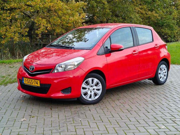 Toyota Yaris 1.3 Vvt-i 5-DRS CVT 2013 - weinig km, Auto's, Toyota, Particulier, Yaris, ABS, Achteruitrijcamera, Airbags, Airconditioning