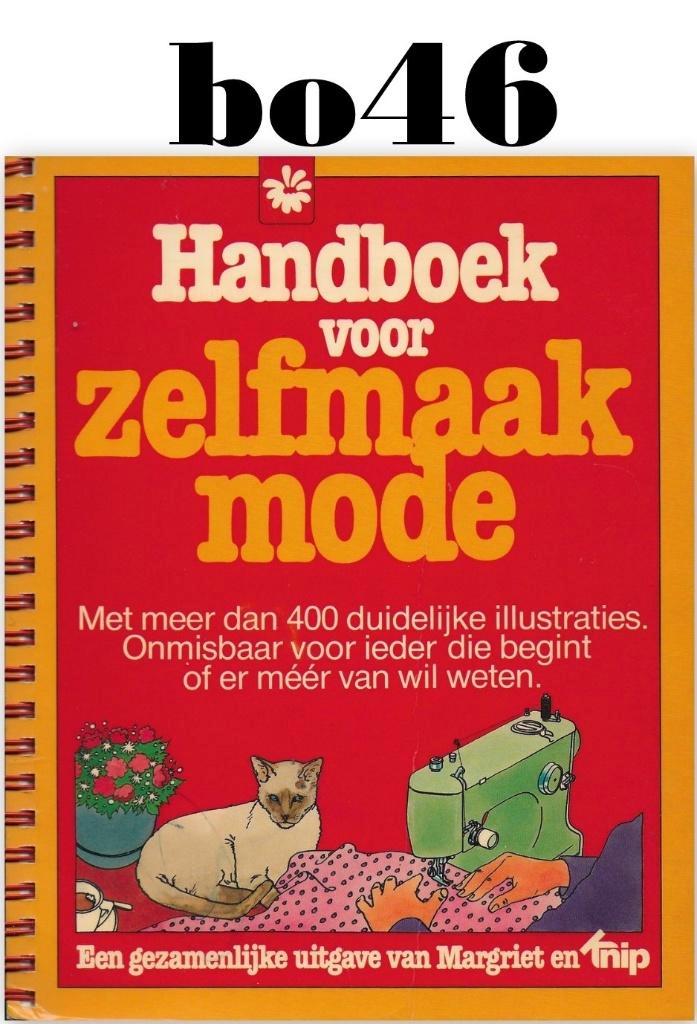 Handboek voor zelfmaakmode uitgegeven door Knip en Margriet, Boeken, Mode, Zo goed als nieuw, Mode algemeen, Ophalen of Verzenden