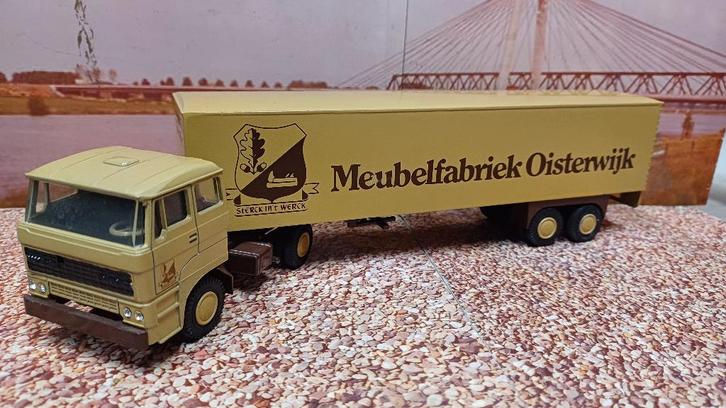 lion toys Daf 2800 Meubelfabriek Oisterwijk, Hobby en Vrije tijd, Modelauto's | 1:50, Zo goed als nieuw, Bus of Vrachtwagen, Lion Toys