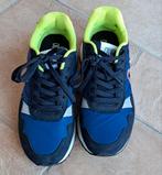 Oxmox maat 41 2x gedragen ivm groeispurt te klein gekocht, Ophalen, Blauw, Oxmox, Zo goed als nieuw