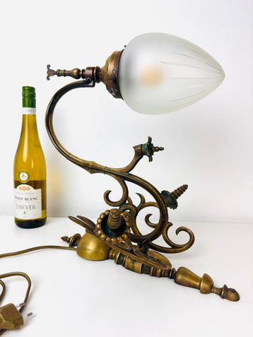 Antieke Grote en zware messing wandlamp art nouveau stijl beschikbaar voor biedingen