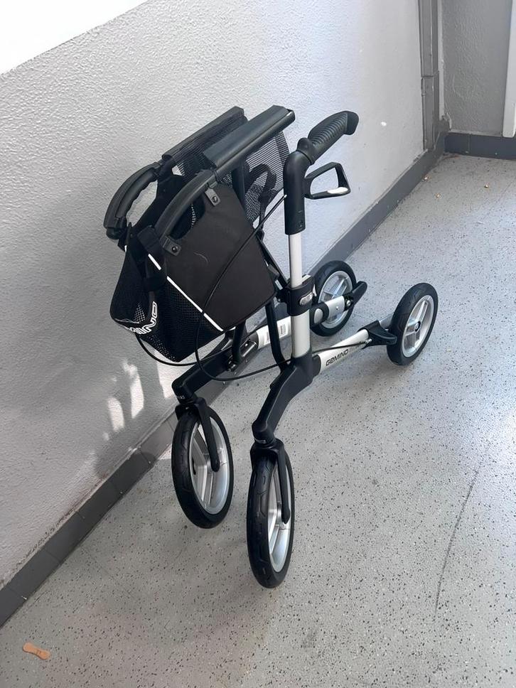 Gemino 60 M  rollator, Diversen, Rollators, Zo goed als nieuw, Lichtgewicht, Opvouwbaar, Ophalen of Verzenden