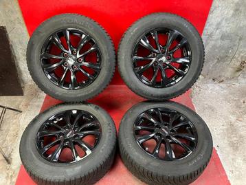 Winterbanden Suzuki Vitara 2015 t/m 2025 215/60R16  beschikbaar voor biedingen
