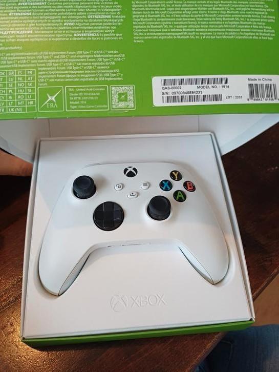Xbox Wireless Controller White, Spelcomputers en Games, Spelcomputers | Xbox | Accessoires, Zo goed als nieuw, Xbox Original, Xbox Series X