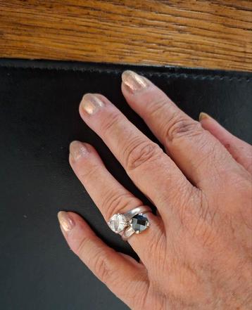 Mooie zilveren ring met dubbele steen maat 17,5 beschikbaar voor biedingen
