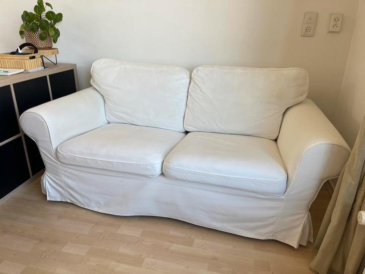 Witte bank IKEA EKTORP tweezit, Huis en Inrichting, Banken | Sofa's en Chaises Longues, Gebruikt, Tweepersoons, 150 tot 200 cm