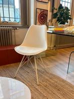 Witte Kuipstoel met Metalen Onderstel, Huis en Inrichting, Stoelen, Ophalen, Kunststof, Gebruikt, Wit