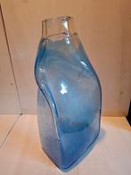 Vaas van blauw mat glas. 30 cm hoog., Blauw, Ophalen of Verzenden, Minder dan 50 cm, Glas