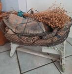 Grote brocante oestermand/draadmand met inhoud, Ophalen of Verzenden