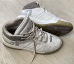 Adidas maat 43 1/3 basketbal schoenen, Kleding | Heren, Schoenen, Ophalen of Verzenden, Zo goed als nieuw, Adidas, Wit